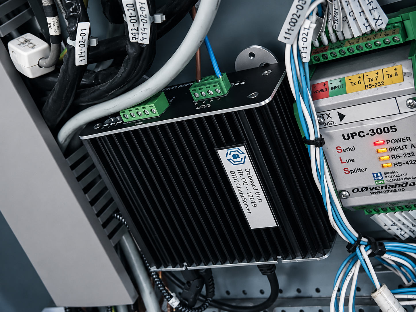 DIDI Onboard Unit Hardware mit DIDI Chart Server Beschriftung — automatisierte ENC-Versorgung an Bord